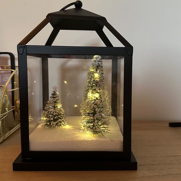 Bottlebrush Christmas Tree Lantern - Battery Operated - Picture 1 of 4